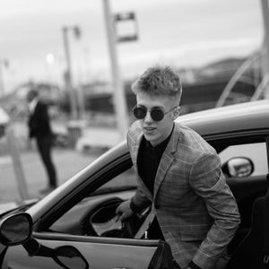 Meet your Posher, Charles